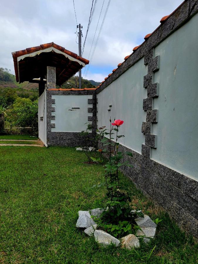 Casa Rosa Lumiar, Cachoeira Particular E Fazendinha Exterior photo